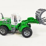 Távirányítós, elemes játék traktor (6)