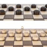 Klasszikus összecsukható fa dáma- és sakktábla bábukkal – 31 x 31 cm (BB-20232) (11)