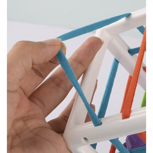 Kruzzel kézügyességfejlesztő kocka gyerekeknek-, és babáknak – 6 db színes formával (BB-20377) (9)