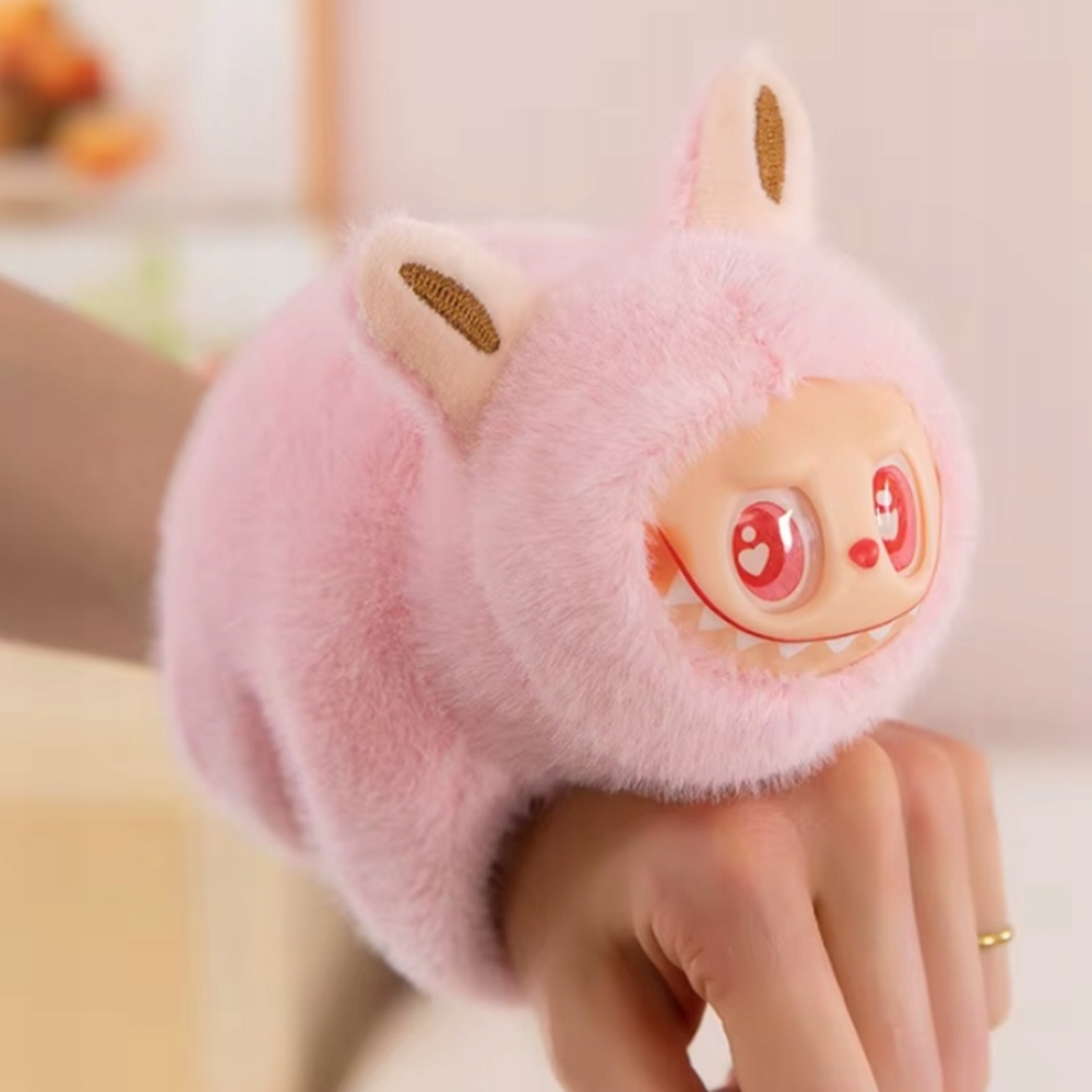 Éneklő_Labubu_plüss_csuklópánttal_interaktív_kabala_mozgatható_farokkal11